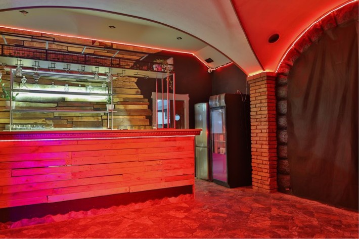 Оренда приміщення в центрі міста Шандора Петефі подобово Для свят - фото 1