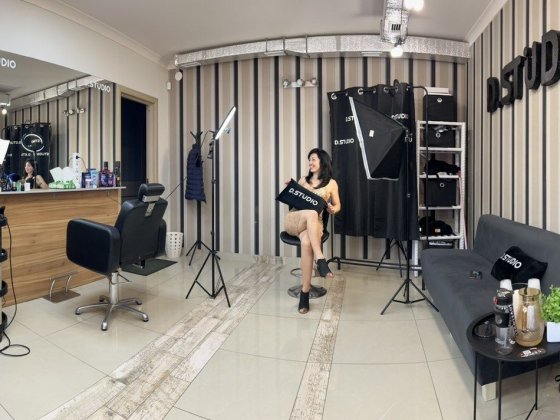 Місце для майстра перукаря,Барбера.Вільне місце для манікюрниці Ужгород