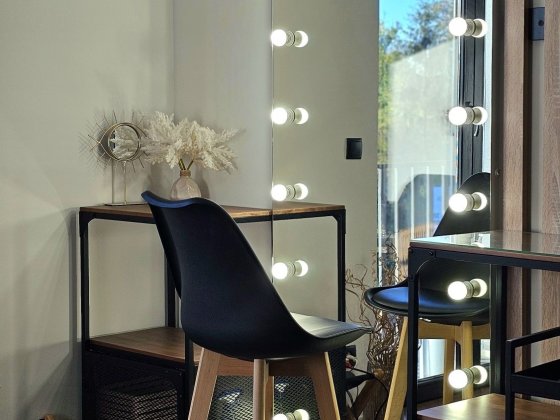 Оренда для бровиста, візажиста в центрі, світло 24/7 Ужгород