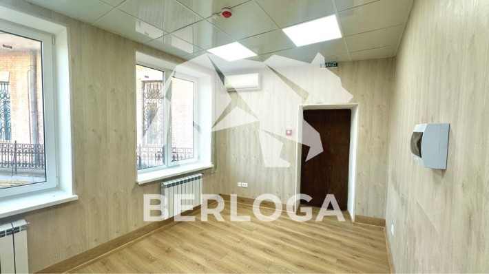 Офіс 27,7м2. ЦЕНТР! Новий ремонт! Парковка. - фото 1