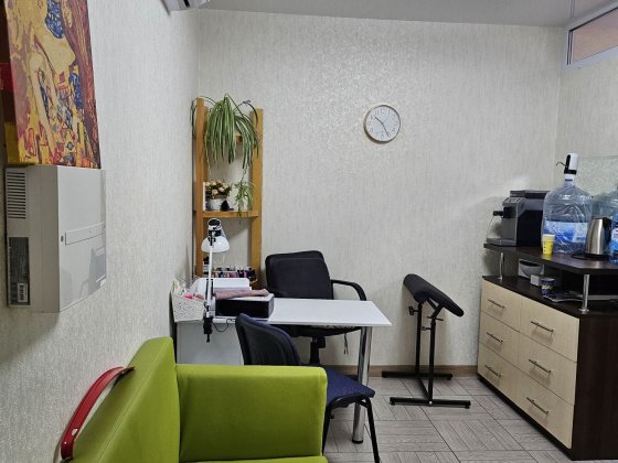 Здається місто для майстра манікюру Черкаси