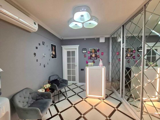 Оренда Окремий вхід 45м2 комерційне приміщення нежитлове Русової 3