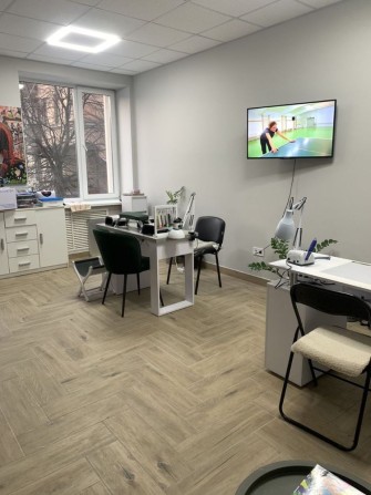 Оренда робочого місця в ЦЕНТРІ для майстра манікюра, бровіста - фото 1