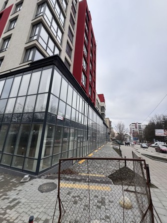 Оренда фасадного комерційного приміщення РІВНЕНСЬКА - фото 1