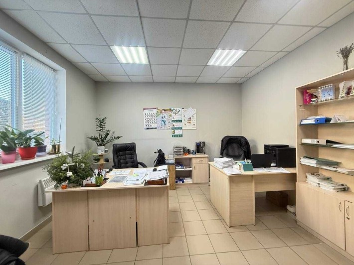 Здається приміщення 126 кв.м. ремонт, окремий вхід, власна парковка. - фото 1