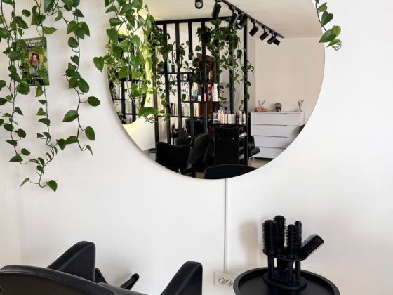 Робоче місце для перукаря Чернівці