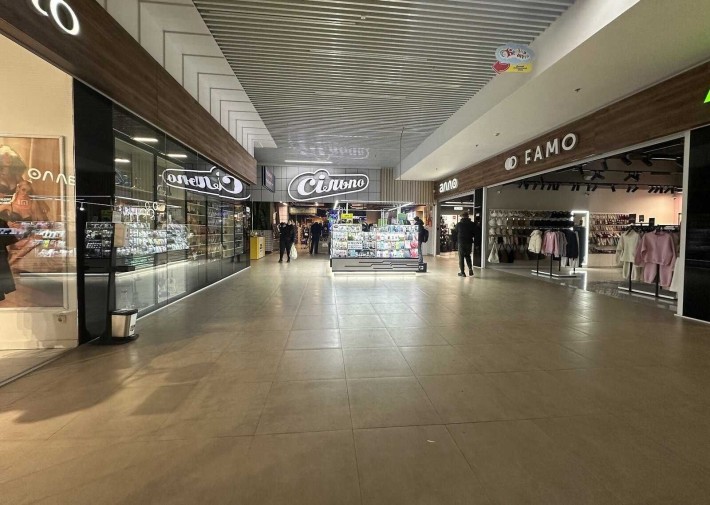 Оренда комерційного приміщення у ТЦ - фото 1