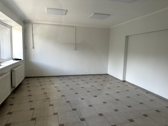 Здається офісне приміщення з складом Чернівці