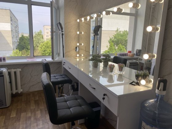 Оренда робочого місця бровіста, візажиста Чернігів