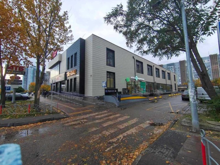 Приміщення на Митниці  128 кв. - фото 1