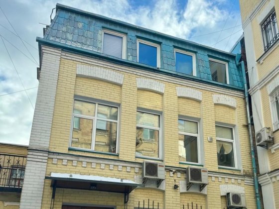 Контрактовая площадь, Константиновская,19