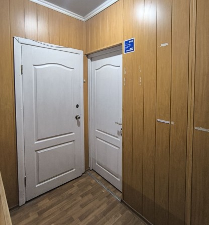 Оренда приміщення 32м.Центр . 2_й поверх. Любий вид діяльності. - фото 1