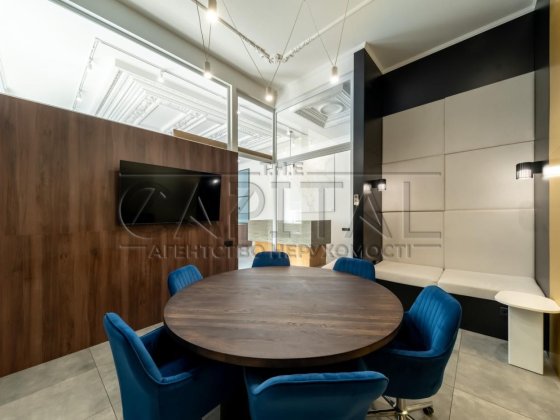 Оренда офісу 155м2, вул. Хмельницького Богдана, Центр