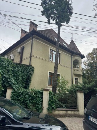 Здається окрема будівля 388 кв 3 поверха - фото 1