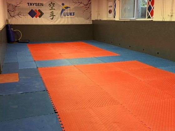 Оренда, суборенда спортивний зал, зал для тренування Чернівці