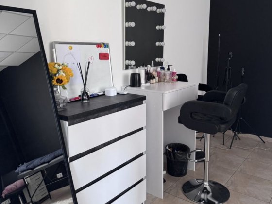 Оренда Стіл бровіста візажиста бьюті майстера кушетка лашмейкера Винница