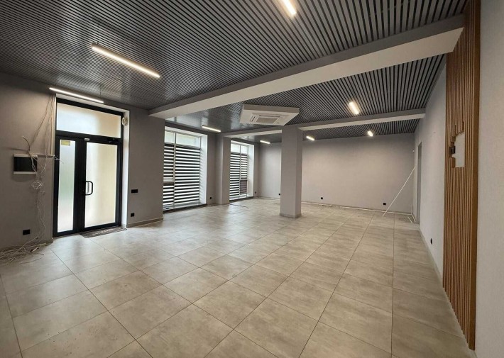 Здається комерційне приміщення на вул. Князів Коріатовичів - фото 1