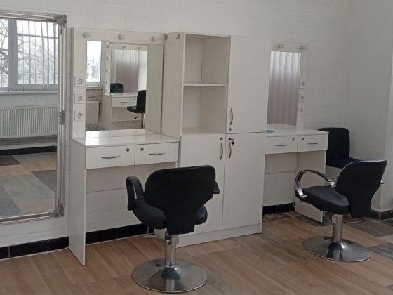 Оренда для перукаря , візажиста та інших майстрів  в Дніпрі .