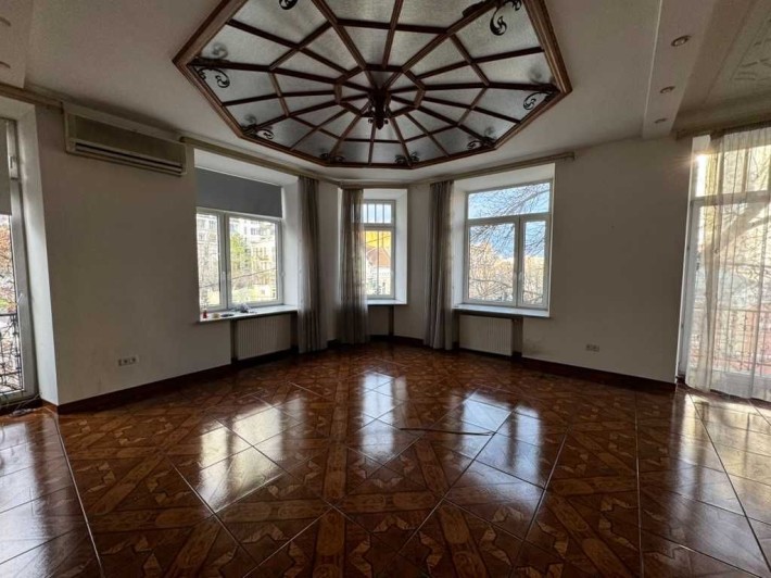 Оренда квартири під офіс | 140 м² + 2 комори - фото 1