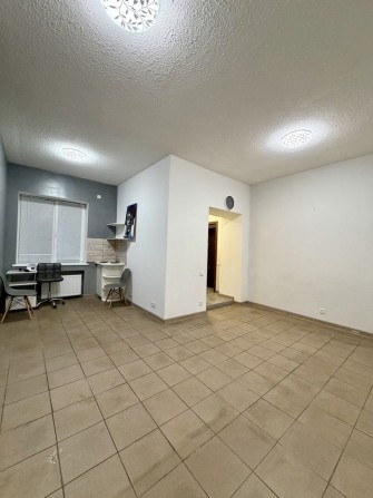 Здам приміщення 23м2 свій вихід,червона лінія Братів Горобців (Кедріна - фото 1