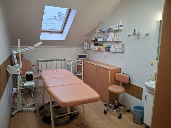 Кабінет косметолога в діючому салоні краси в центрі міста Чернівці