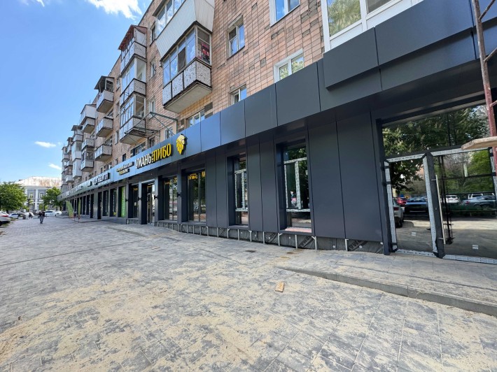 Фасадне приміщення в центрі, вул. Благовісна - фото 1