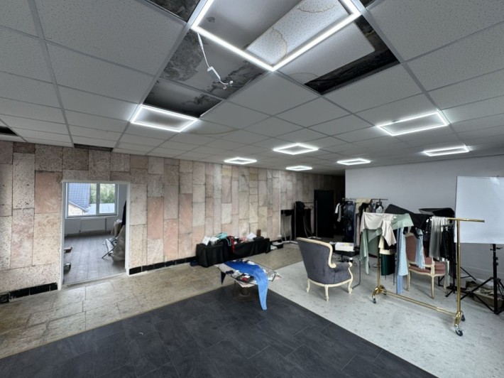 Здається окрема будівля 3 поверха можна по поверхово - фото 1