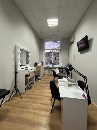 Місце бровіста та лешмейкера в центрі міста - фото 1