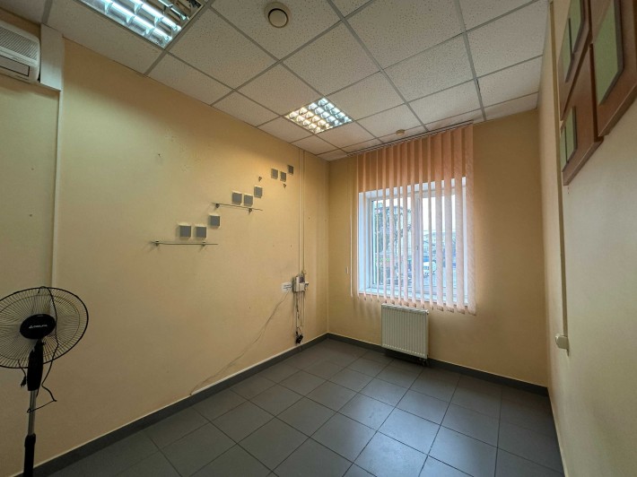 Оренда офісні кабінети Київська, поруч з лікарнею - фото 1