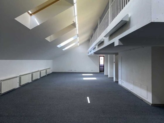 Оренда офіс-мансарда 216,2 кв.м в БЦ на вул. Січових Стрільців, 20