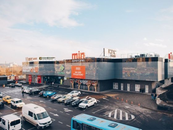 Оренда комерційного приміщення 60 кв м. М.Харківська. Вул. Бажана, 40