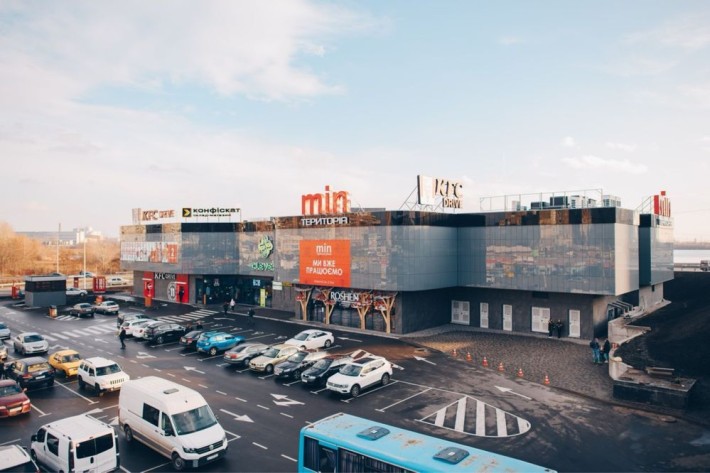 Оренда комерційного приміщення 60 кв м. М.Харківська. Вул. Бажана, 40 - фото 1