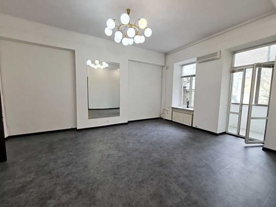 Оренда відмінного офису у Центрі Києва зі світлом Киев