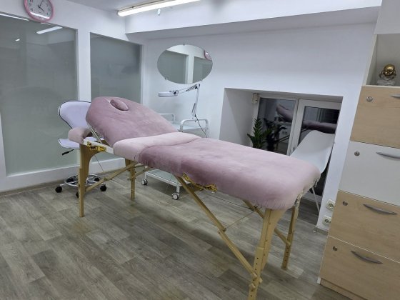 Аренда косметологии. Центр. Свет есть.  Парковка