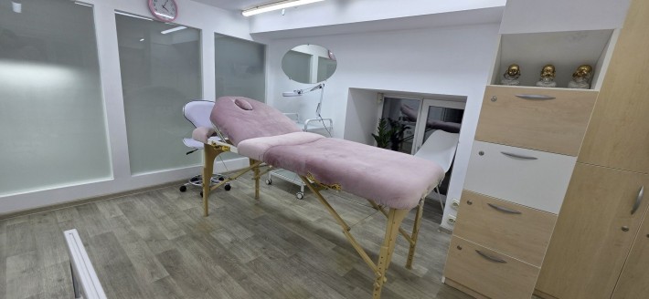 Аренда косметологии. Центр. Свет есть.  Парковка - фото 1