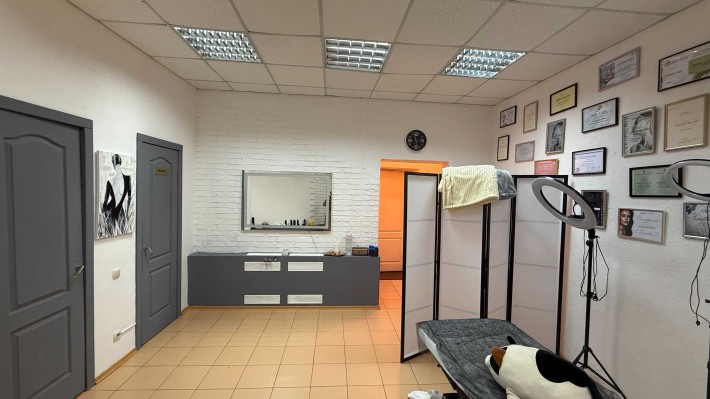 Сдам помещение в центре отдельно стоящем здании - фото 1