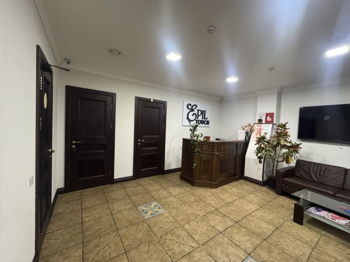 Оренда приміщення 62м2 з меблями та лазерним обладненням |Жилянска 72а - фото 1