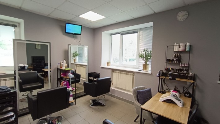 Здам робоче місце бровісту/ візажисту/ лешмейкеру/ перукарю  Світло є! - фото 1