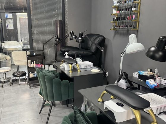 Здається місце манікюру і педикюру Вінниця