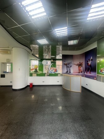 Здається в оренду комерційне приміщення 190 кв.м з фасадним входом. - фото 1