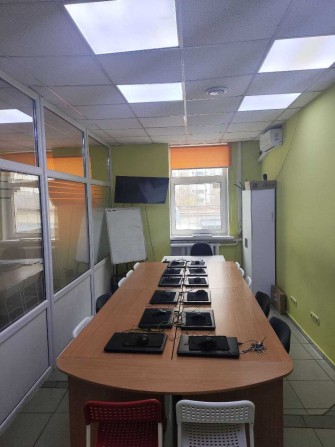 Метро Теремки Глушкова 31 -а Аренда 77 кв.м. Оренда приміщення. - фото 1