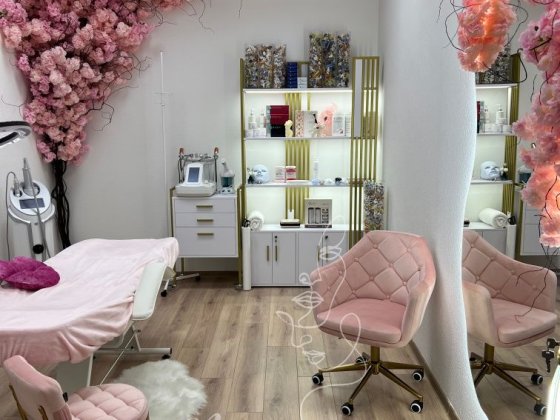 Оренда подобово/ Кабінет косметолога (Завжди є світло) / Печерськ