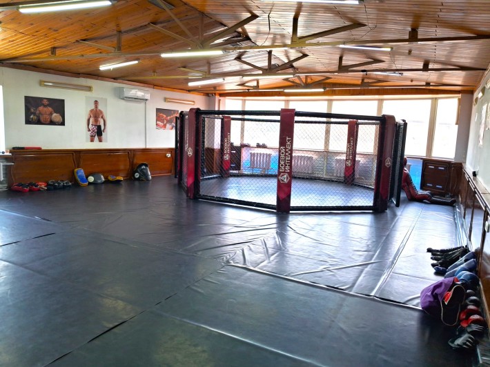 Сдам в субаренду спортзал пл.125 кв.м, пр. Д. Яворницкого, р-н. Озерка - фото 1