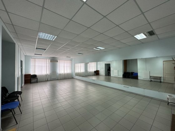 Здам приміщення з водою центр Пастера Яворницького