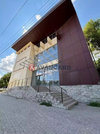 Сдам большое помещение под любой вид деятельности на пр. Хмельницкого - фото 1