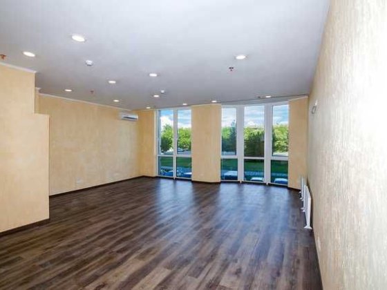 Оренда фасадного офісу 44 м2, н/ф, Без %, пр. Соборності 30А Київ