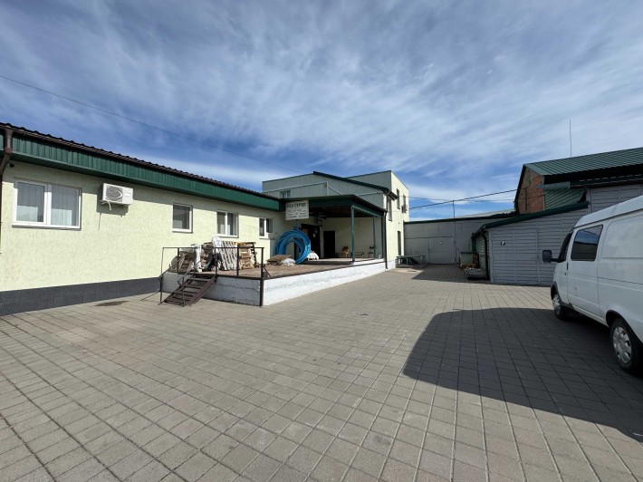 Склад з рампою та офісом по вул. Смілянська, біля Літака - фото 1