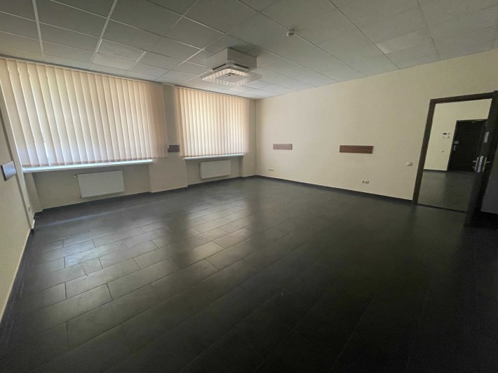 Приміщення під офіс, вул. Святотроїцька - фото 1