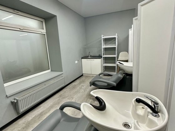 Оренда кабінетів • Центр • Місце для перукарів Житомир