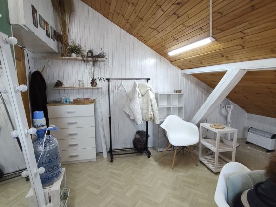 Здам робоче місце для манікюру або косметологу Житомир